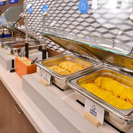 Holiday Inn Express Hotel & Suites Columbus By Ihg Exteriör bild