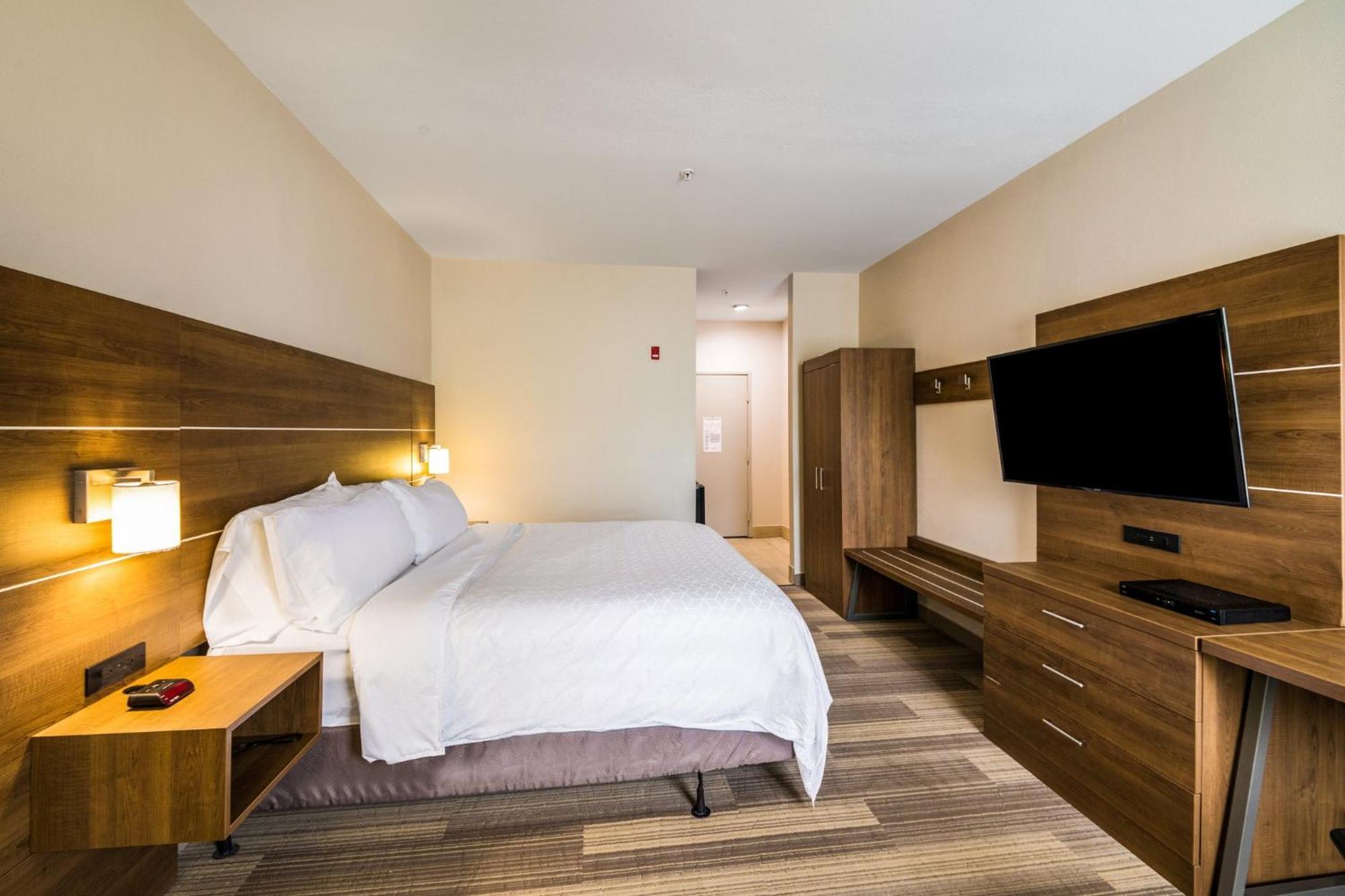 Holiday Inn Express Hotel & Suites Columbus By Ihg Exteriör bild