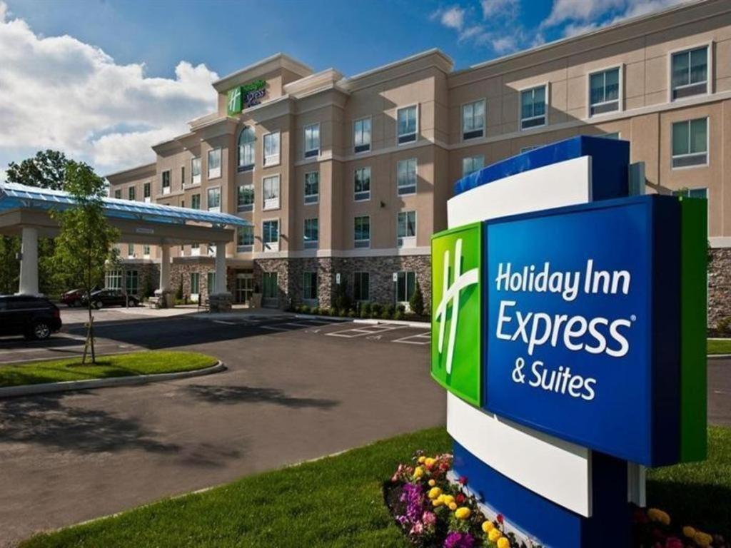 Holiday Inn Express Hotel & Suites Columbus By Ihg Exteriör bild