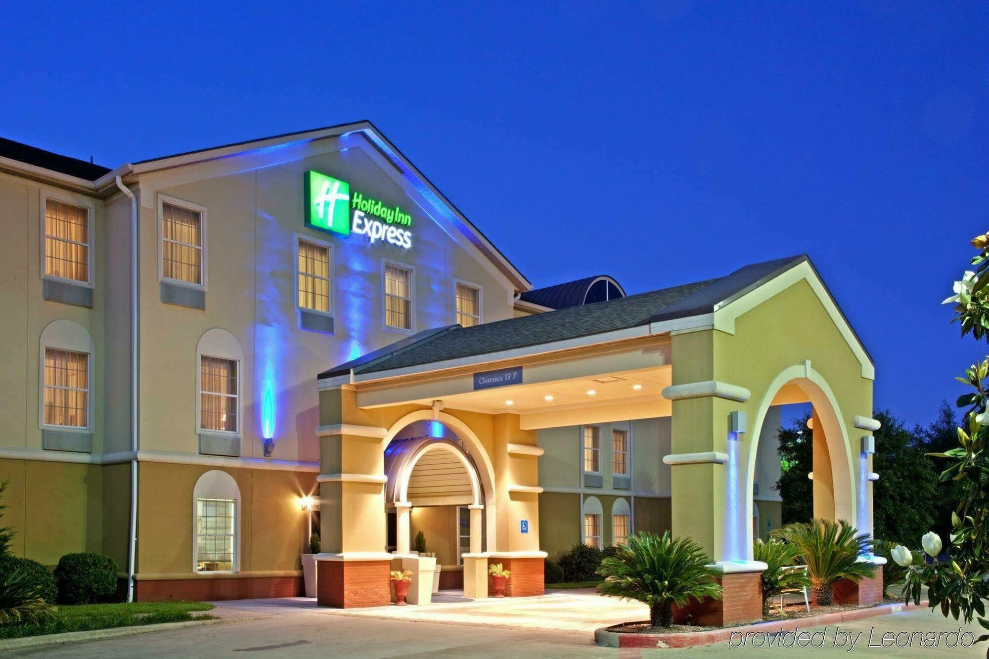 Holiday Inn Express Hotel & Suites Columbus By Ihg Exteriör bild