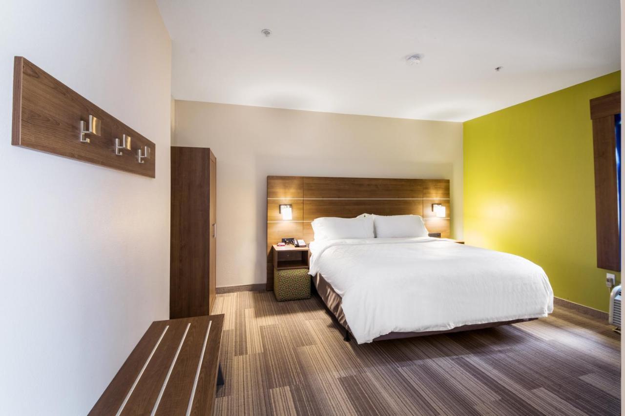 Holiday Inn Express Hotel & Suites Columbus By Ihg Exteriör bild